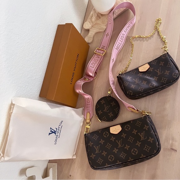 Urban Outfitters Handbags - Multi Pochette Accessoires